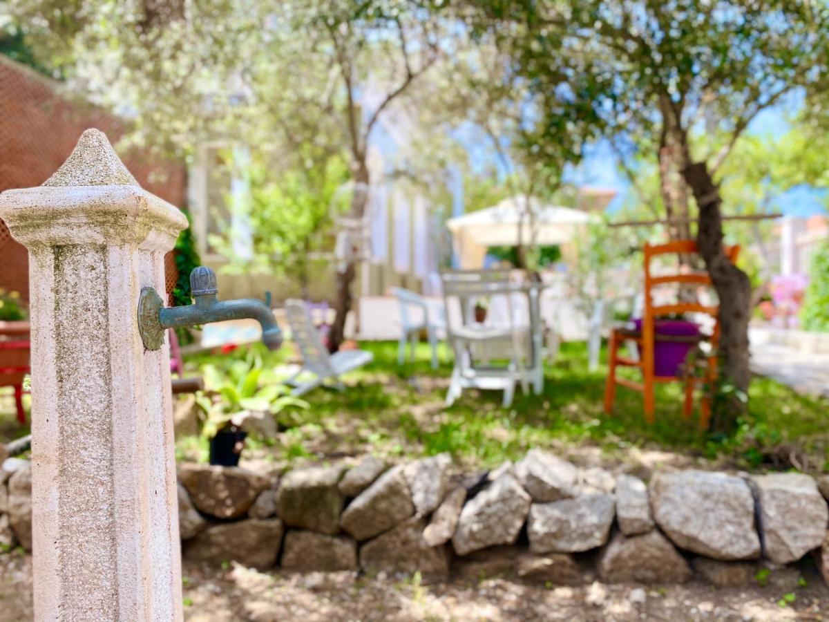 Villa Rocco Rooms Santa Teresa Gallura Exteriör bild