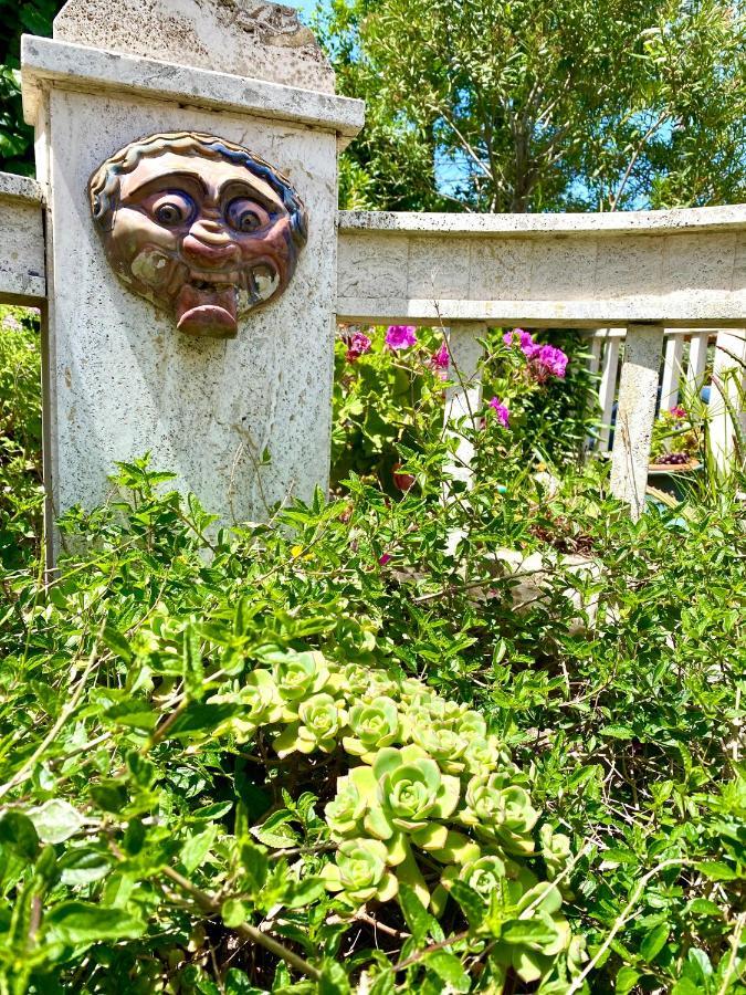 Villa Rocco Rooms Santa Teresa Gallura Exteriör bild